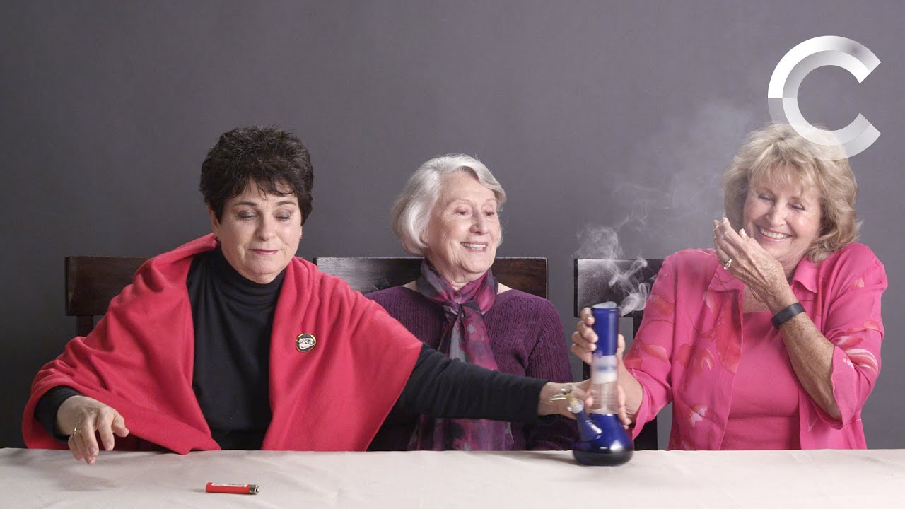 Ver: Avós a fumar erva pela primeira vez no YouTube
