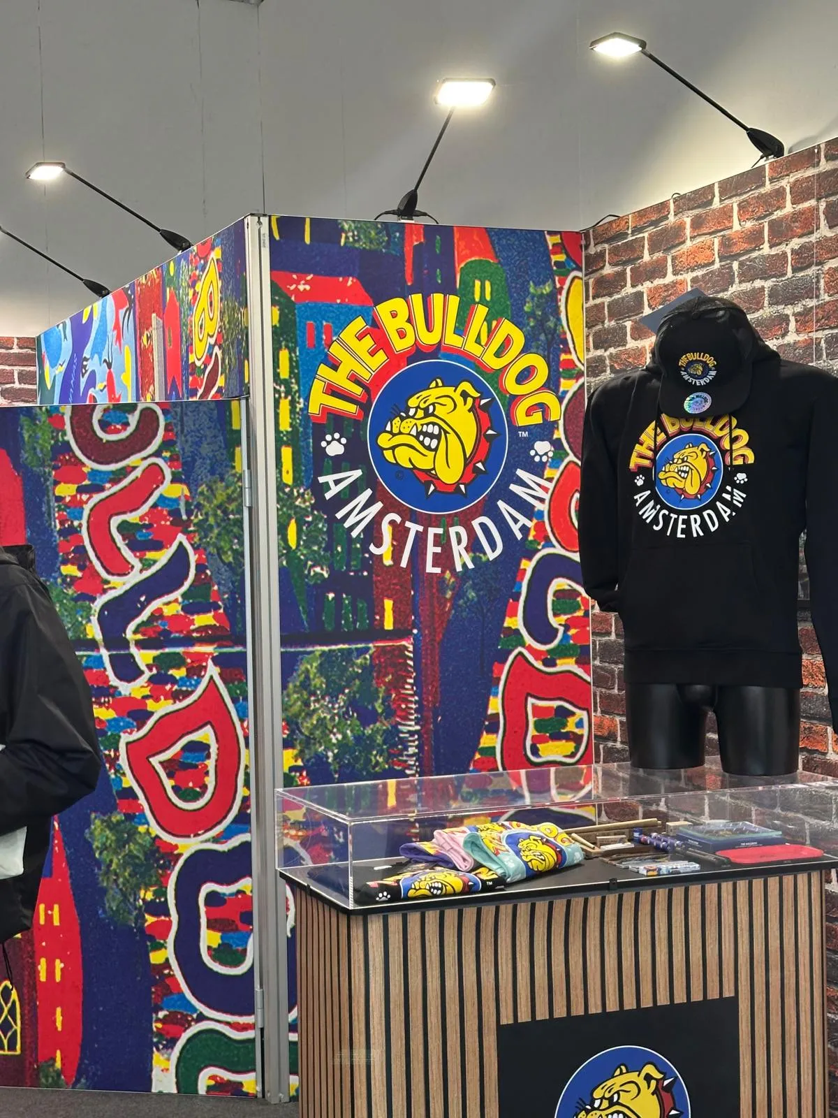 Stand de merchandising da The Bulldog Amsterdam na Mary Jane Berlin 2026